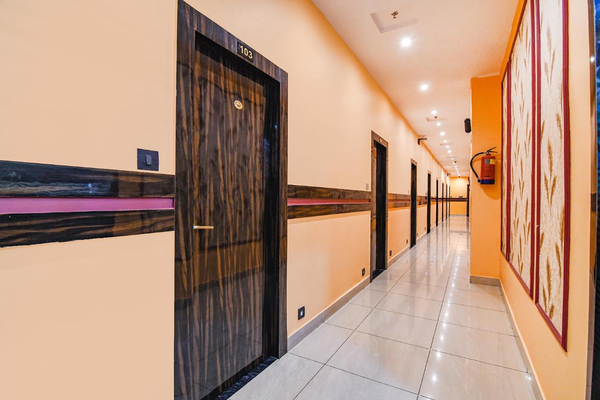 Fabhotel Royal Park Inn - Nr Eden Garden Stadium Calcutta  Esterno foto
